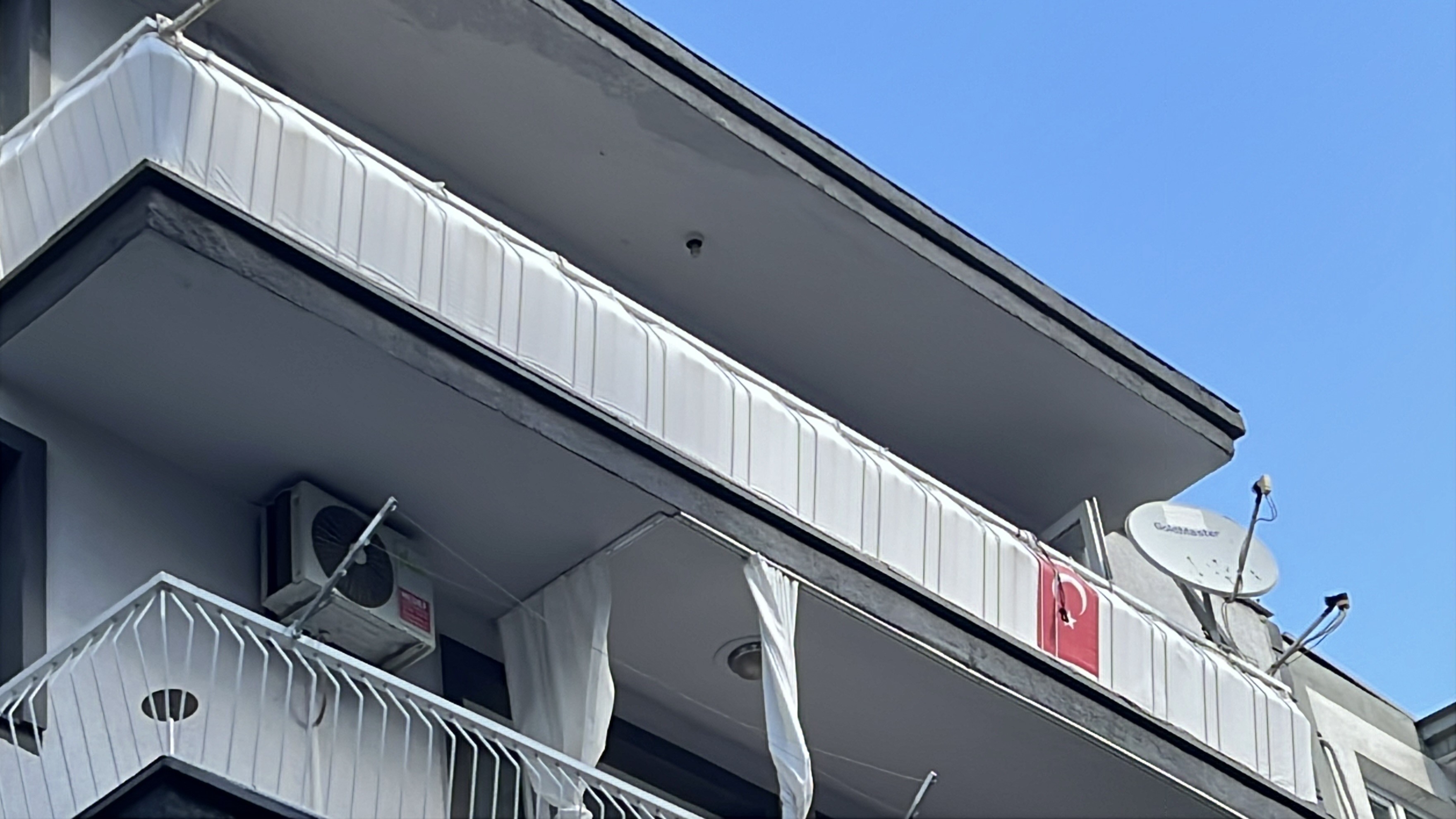 Manisada Kan Donduran Cinayet 83 Yasindaki Koca Esini Yataginda Oldurdu (3)