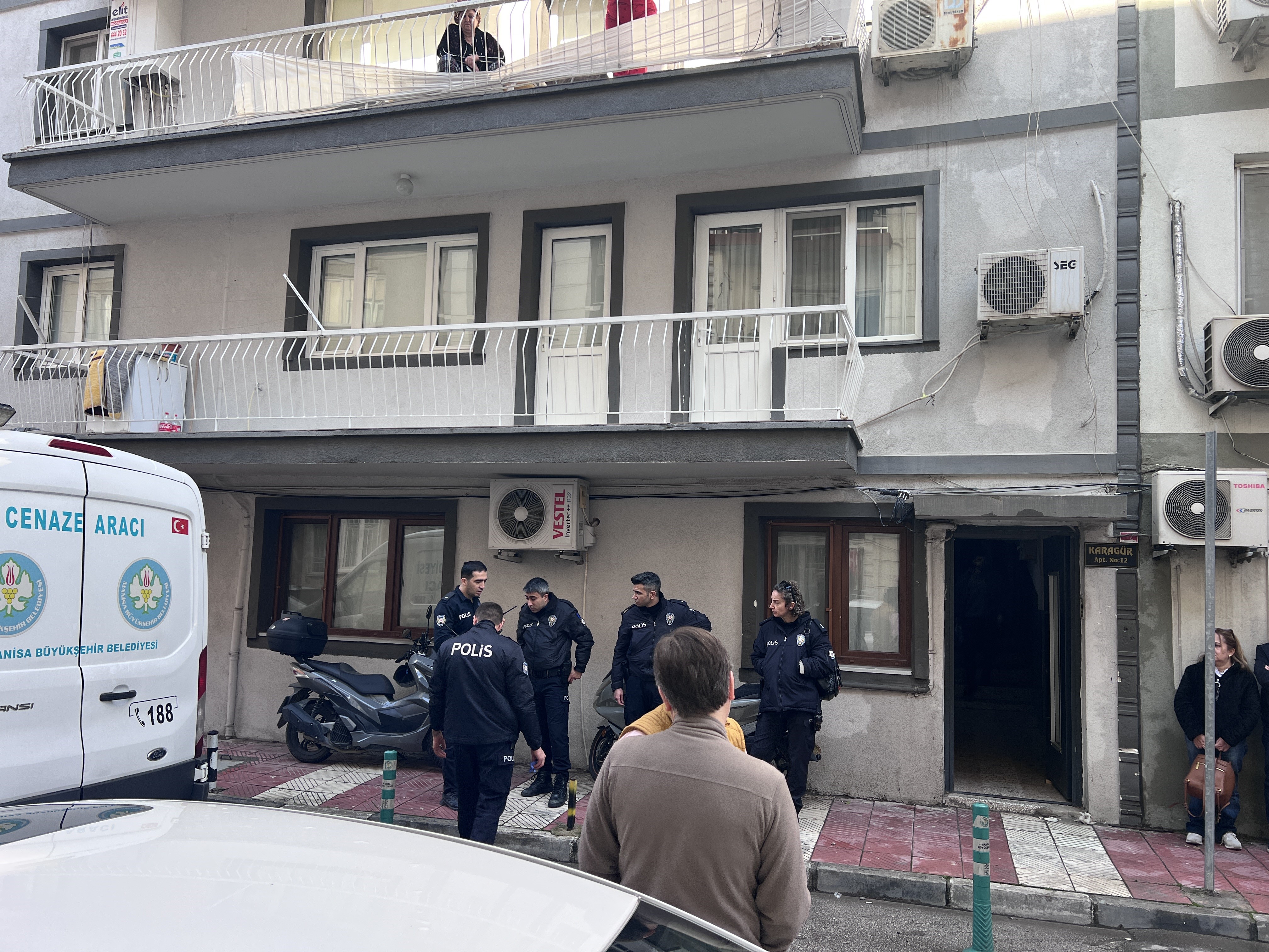 Manisada Kan Donduran Cinayet 83 Yasindaki Koca Esini Yataginda Oldurdu (4)