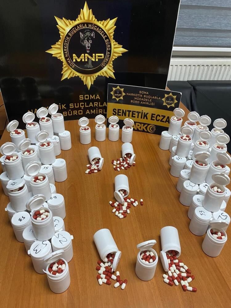 Manisada Narko Alan Uygulamasi 4 Bin 726 Hap Ele Gecirildi (3)