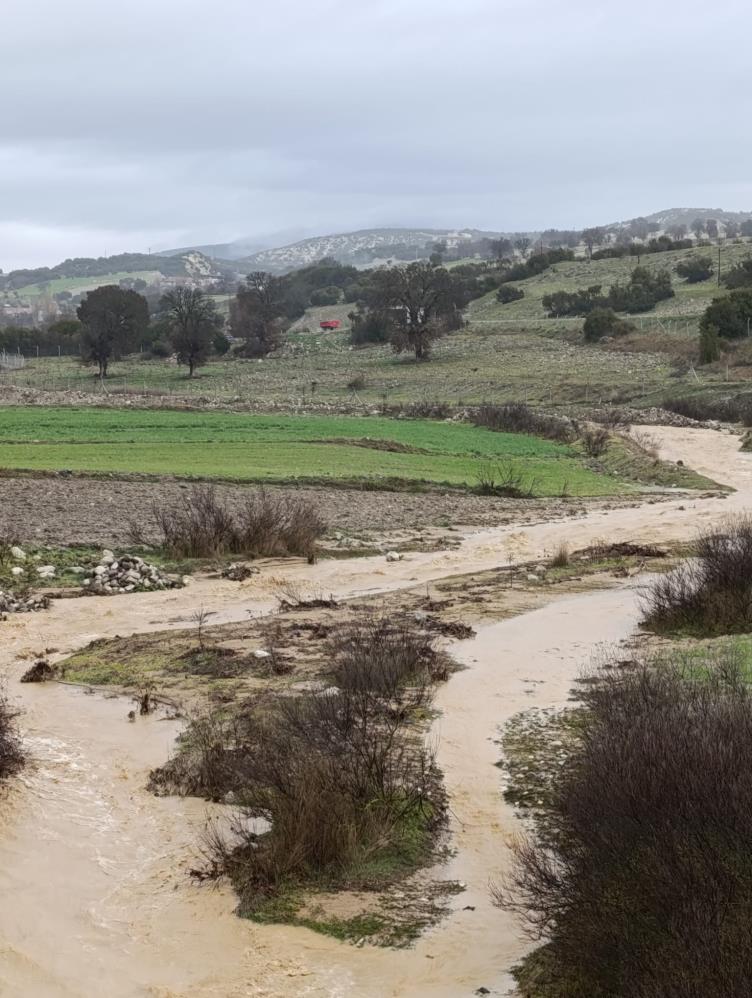 Manisada Yagislar Umut Oldu Taskinlar Endise Yaratti (7)
