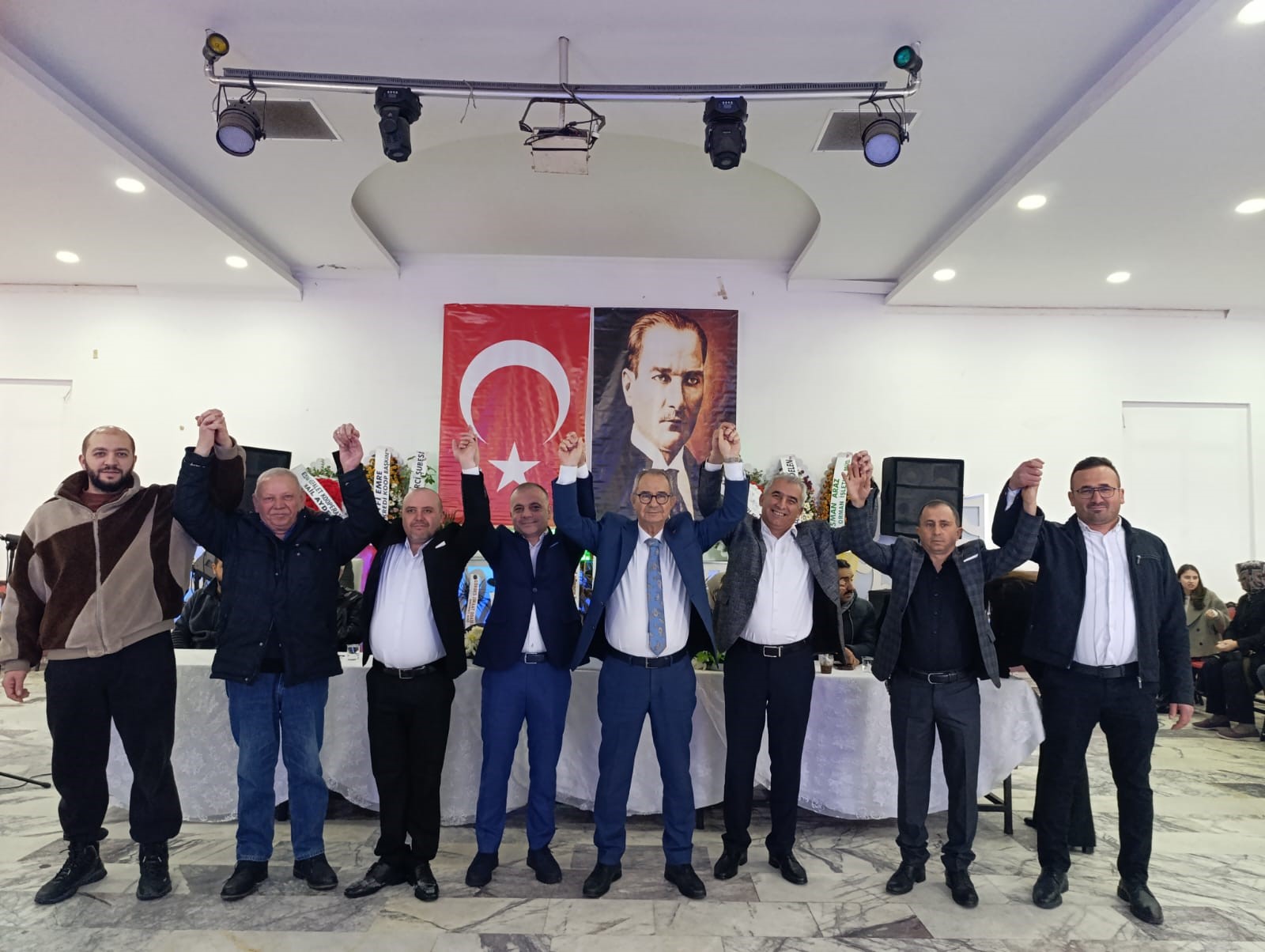 Manisa’nın Gördes Ilçesinde Gerçekleştirilen Gördes Esnaf Ve Sanatkarlar Odası Olağan Kongresi’nde Mevcut Başkan Taner Batur, 723 Üyenin Tamamının Oyunu Alarak Yeniden Başkanlığa Seçildi (3)