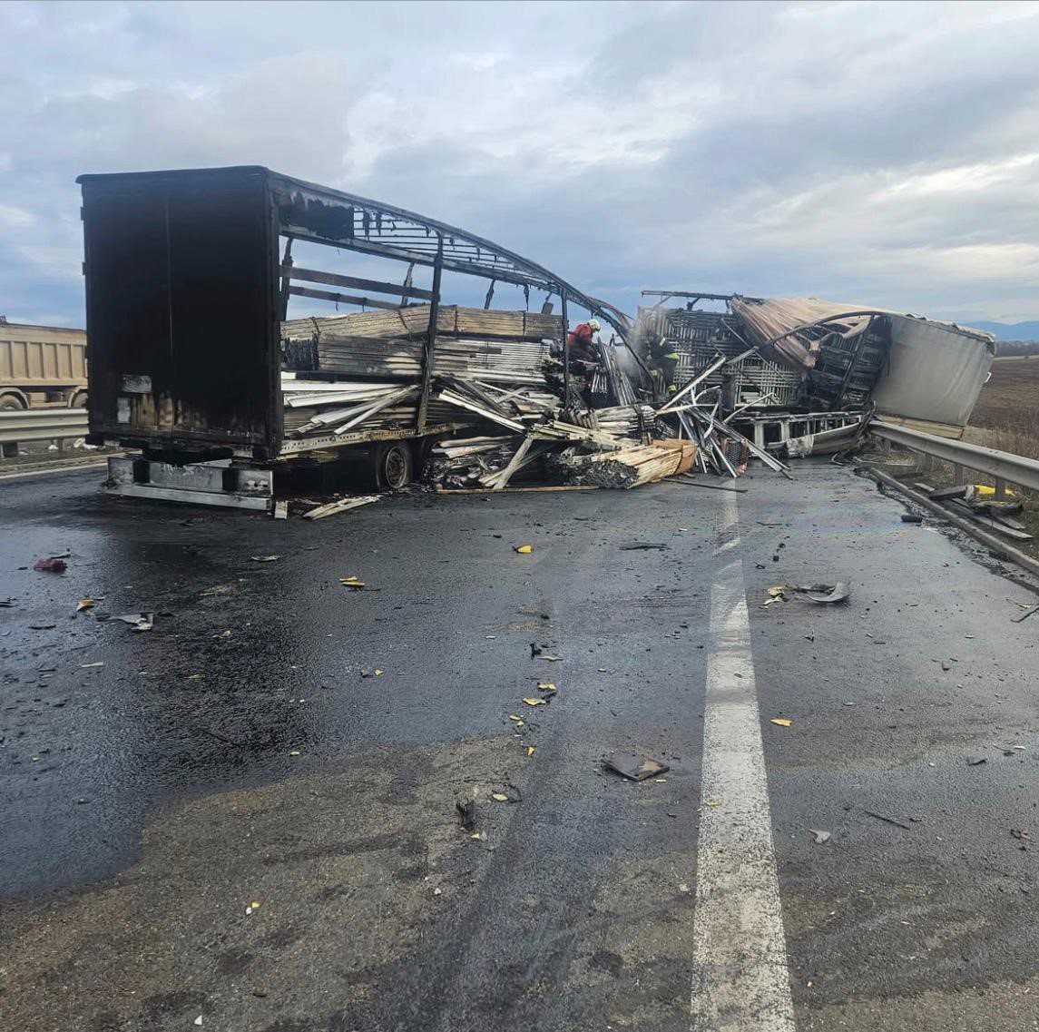 Manisaya Ates Dustu Bulgaristanda Feci Kazada 2 Turk Tir Soforu Hayatini Kaybetti (2)