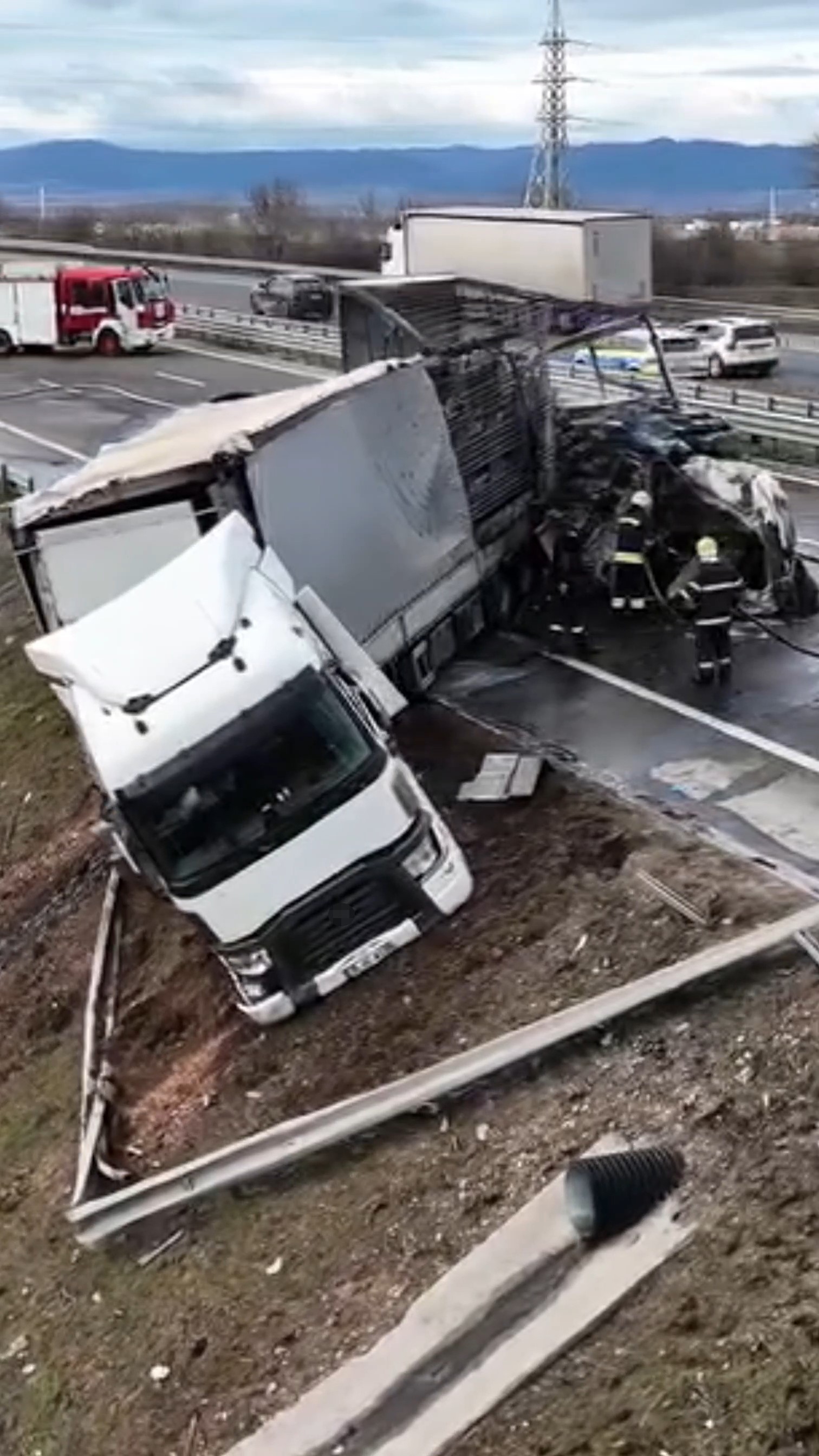 Manisaya Ates Dustu Bulgaristanda Feci Kazada 2 Turk Tir Soforu Hayatini Kaybetti (5)