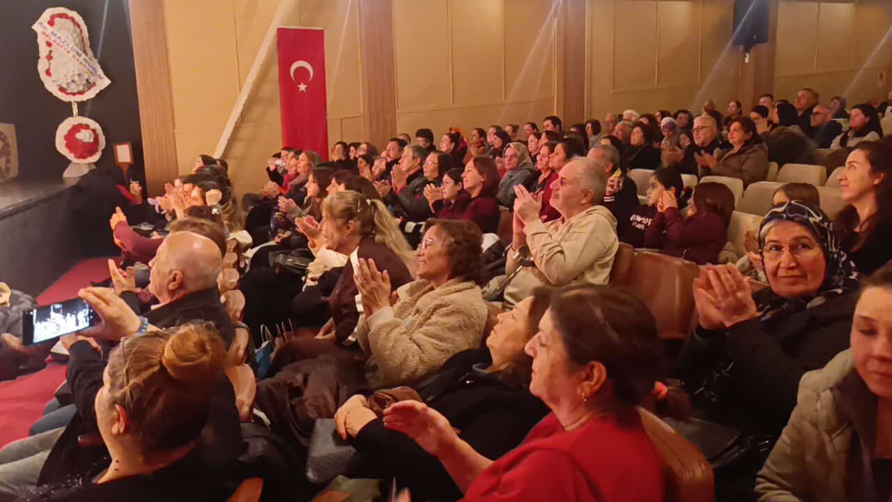 Midasın Kulakları (1)