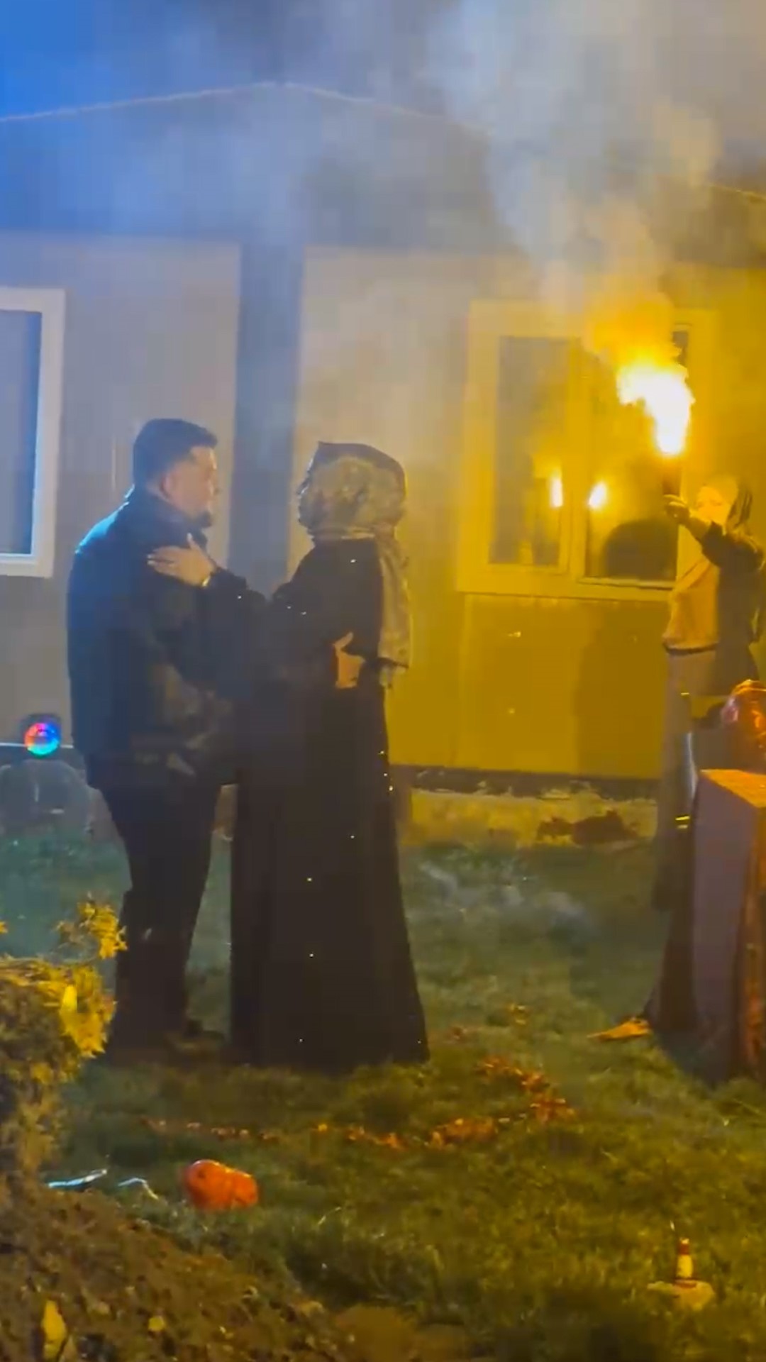 O Anı Görenler Gözlerine Inanamadı! Oto Kurtarıcıdan Ezber Bozan Evlilik Teklifi (3)