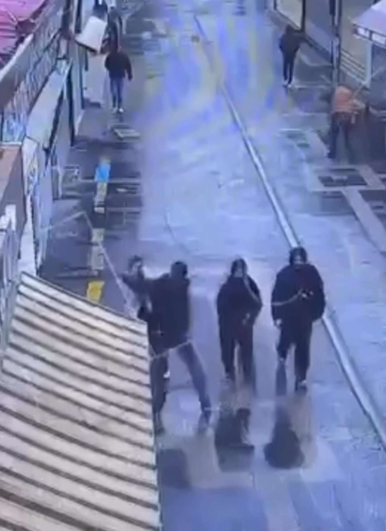 Okul Yolunda Vahşet Güvenlik Kamerası Anbean Kaydetti (2)