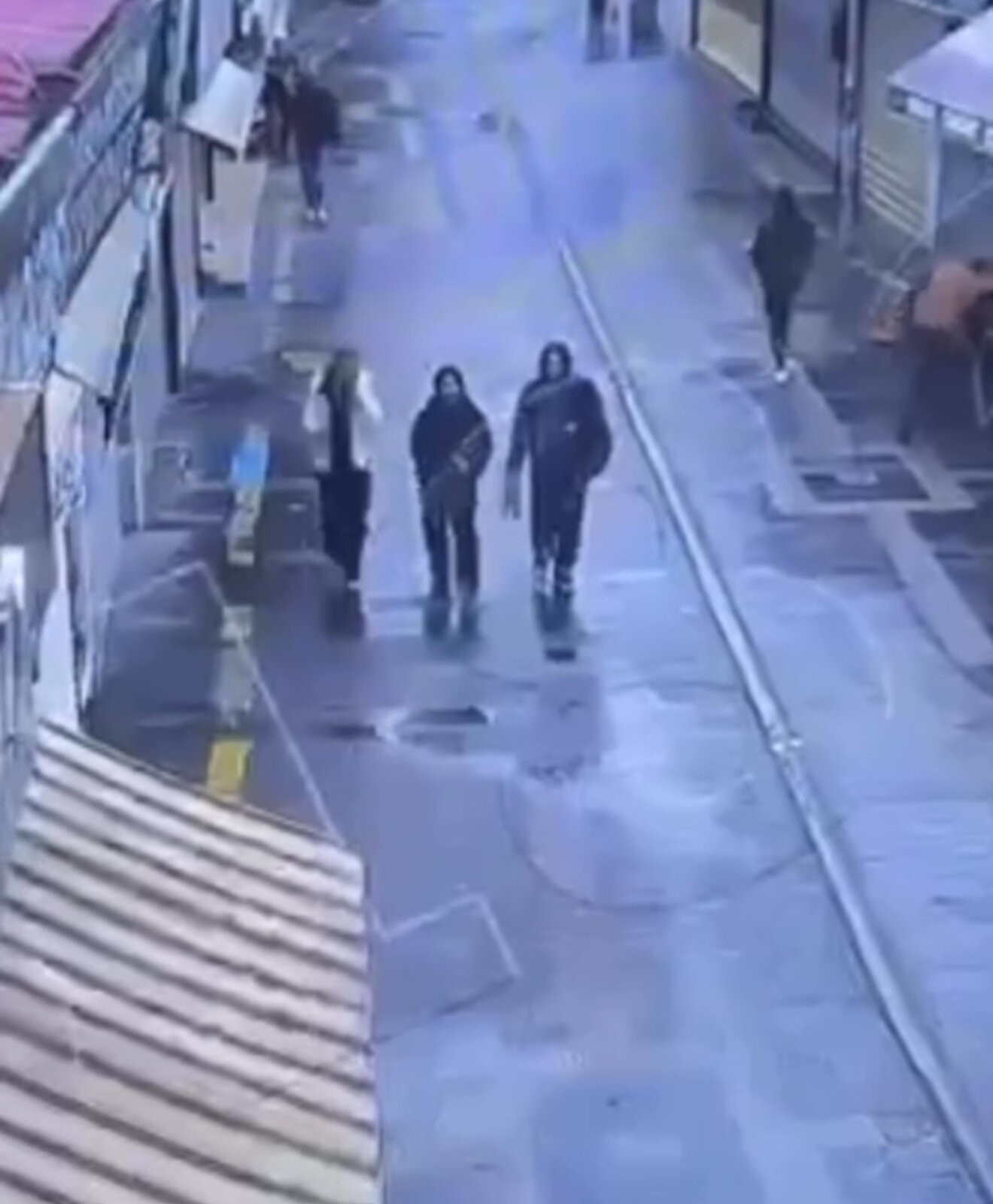 Okul Yolunda Vahşet Güvenlik Kamerası Anbean Kaydetti (3)