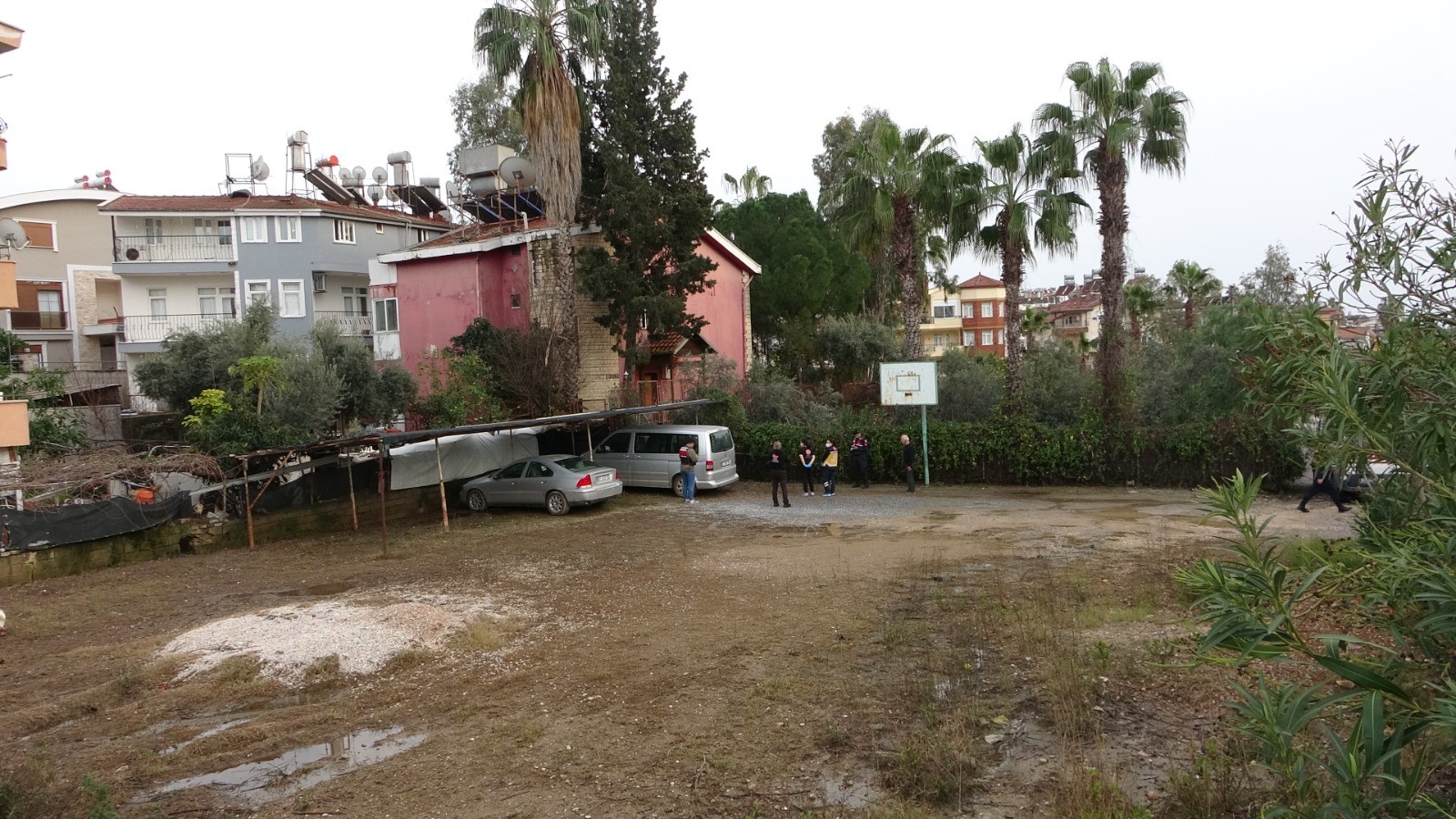 Otel Otoparkında Şüpheli Ölüm Silahla Vurulmuş Ceset Bulundu (6)