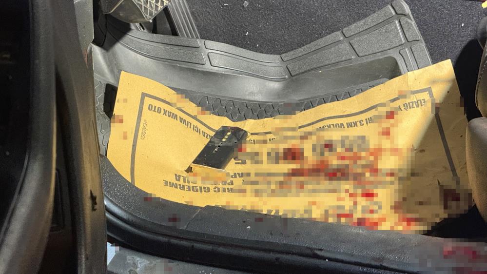 Otomobile Ates Acip Kactilar Tabanca Olay Yerine Yakin Bulundu (2)