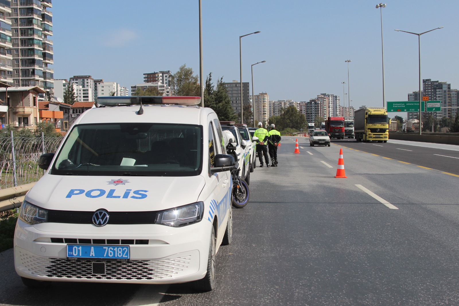 Otoyolda Kan Donduran Olay Kimliği Belirsiz Sürücü Araçta Ölü Bulundu (4)