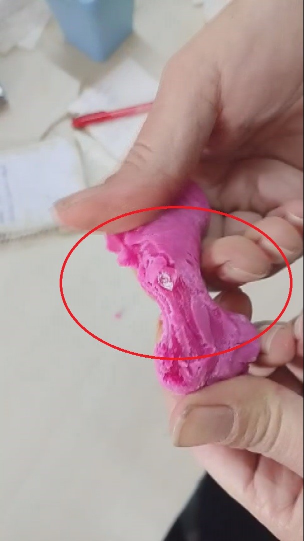 Oyun Hamuru Degil Tuzak Teyze Bak Icinde Ne Var (4)