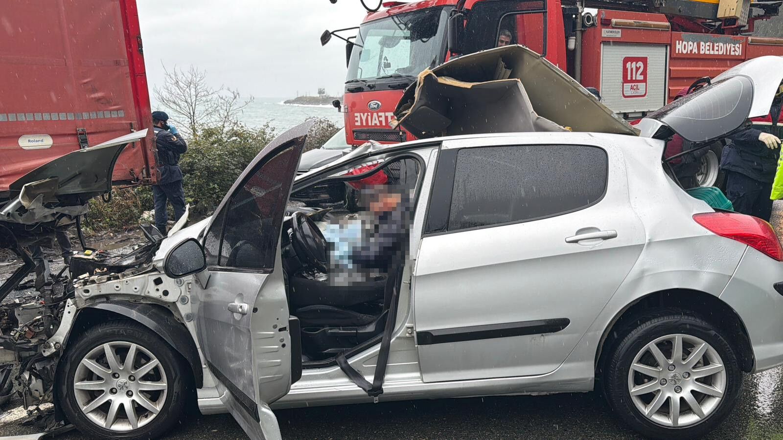 Park Halindeki Tirin Altina Girdi 2 Kisi Hayatini Kaybetti (5)