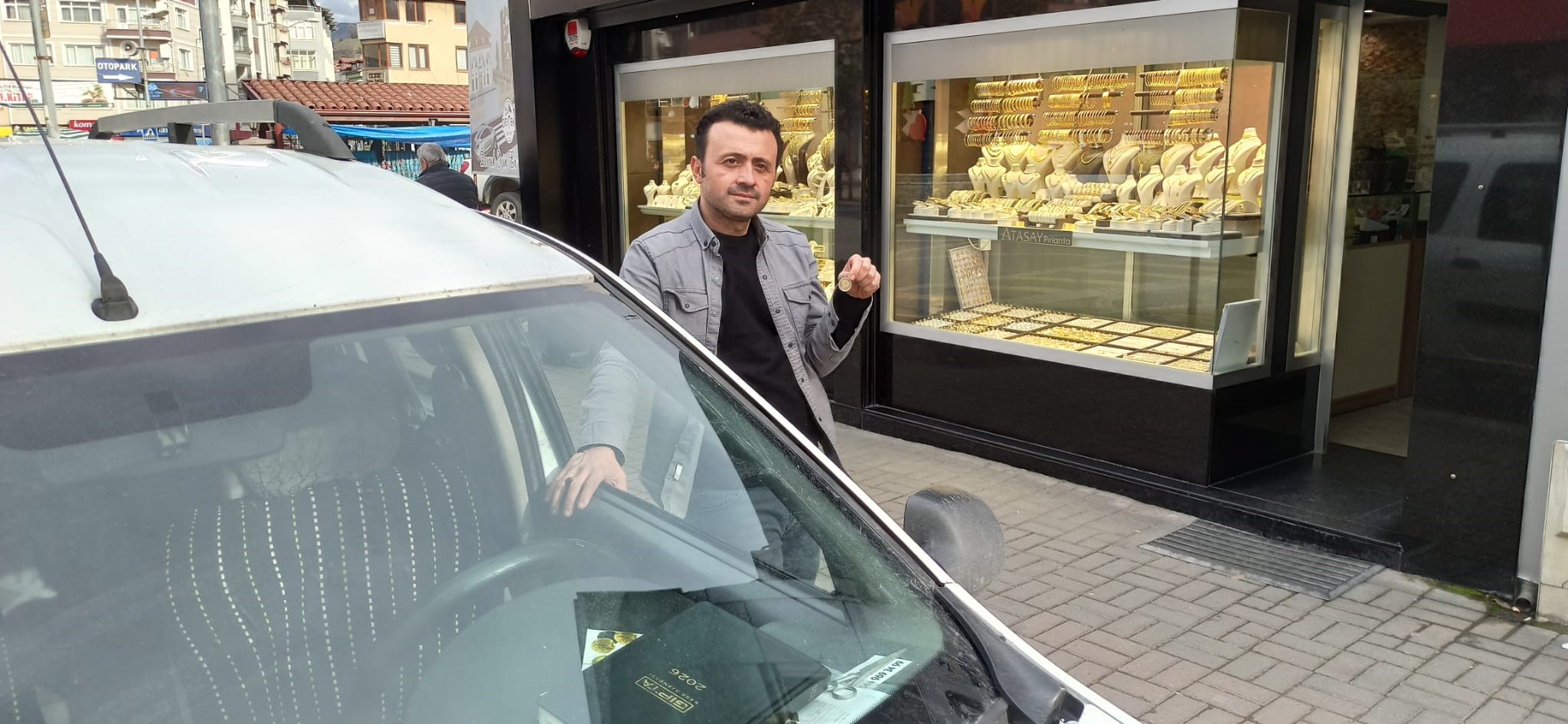 Pazarlik Payi Yok Gramda Israrci Aracini Nakit Yerine Altinla Satiyor (2)