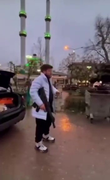 Pompalı Tüfekli Dehşet! Sosyal Medya Paylaşımı Ele Verdi (2)