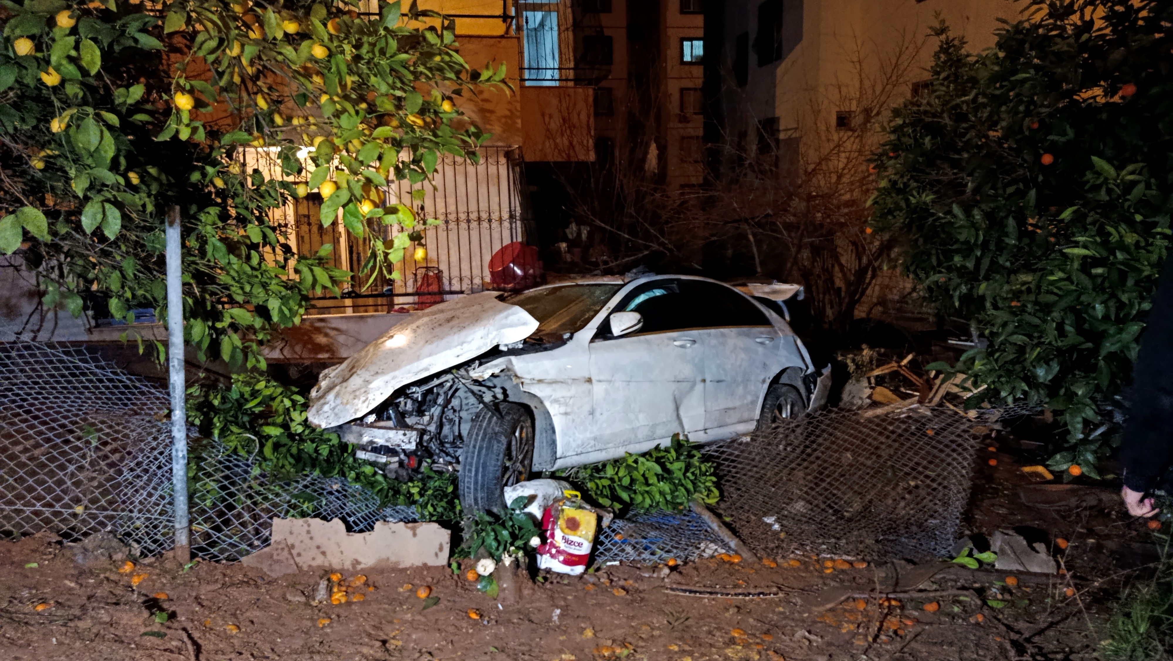 Refüje Çarptı, 65 Metre Şarampole Uçtu 23 Yaşındaki Sürücü Hayatını Kaybetti (11)