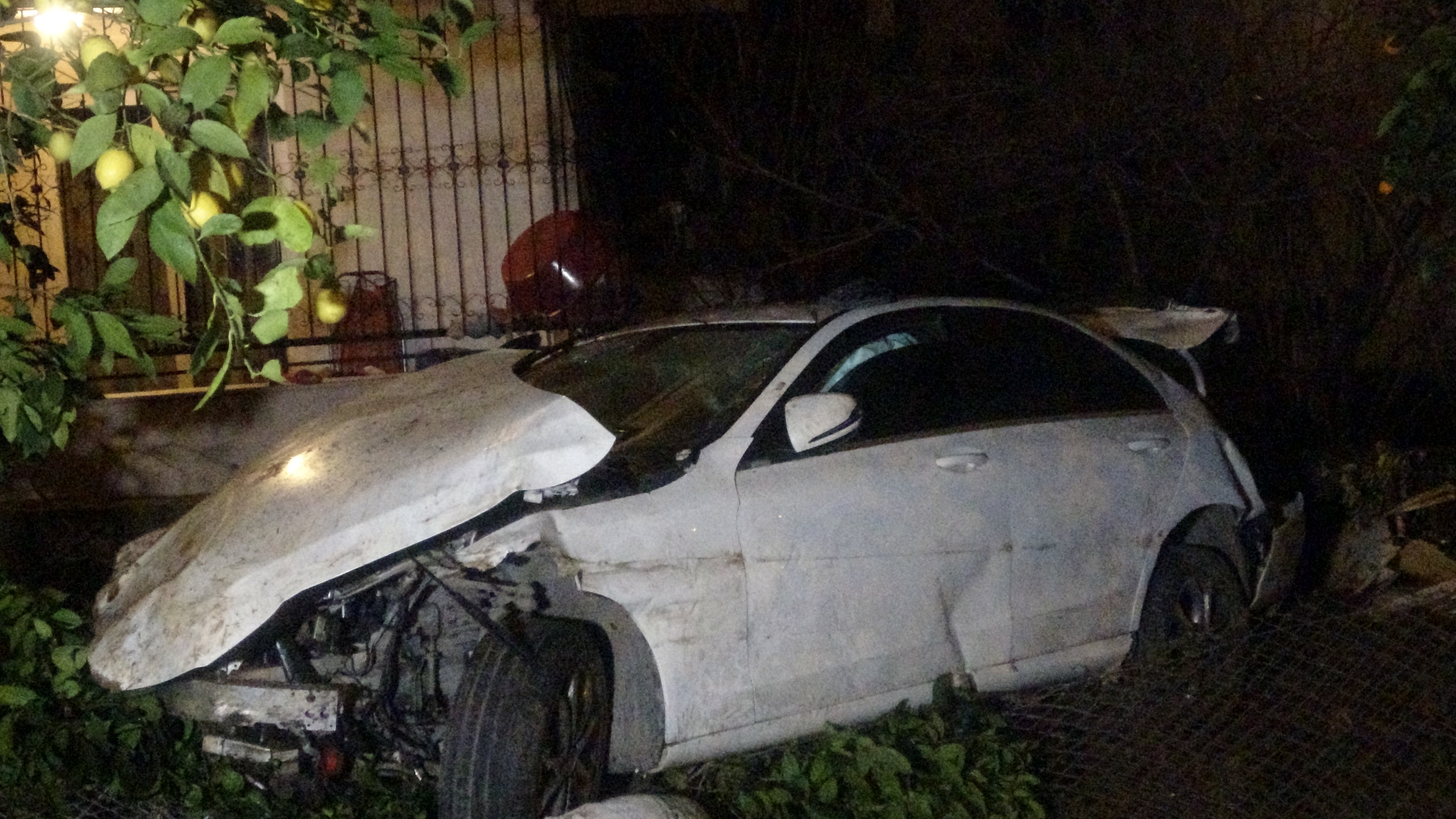 Refüje Çarptı, 65 Metre Şarampole Uçtu 23 Yaşındaki Sürücü Hayatını Kaybetti (8)