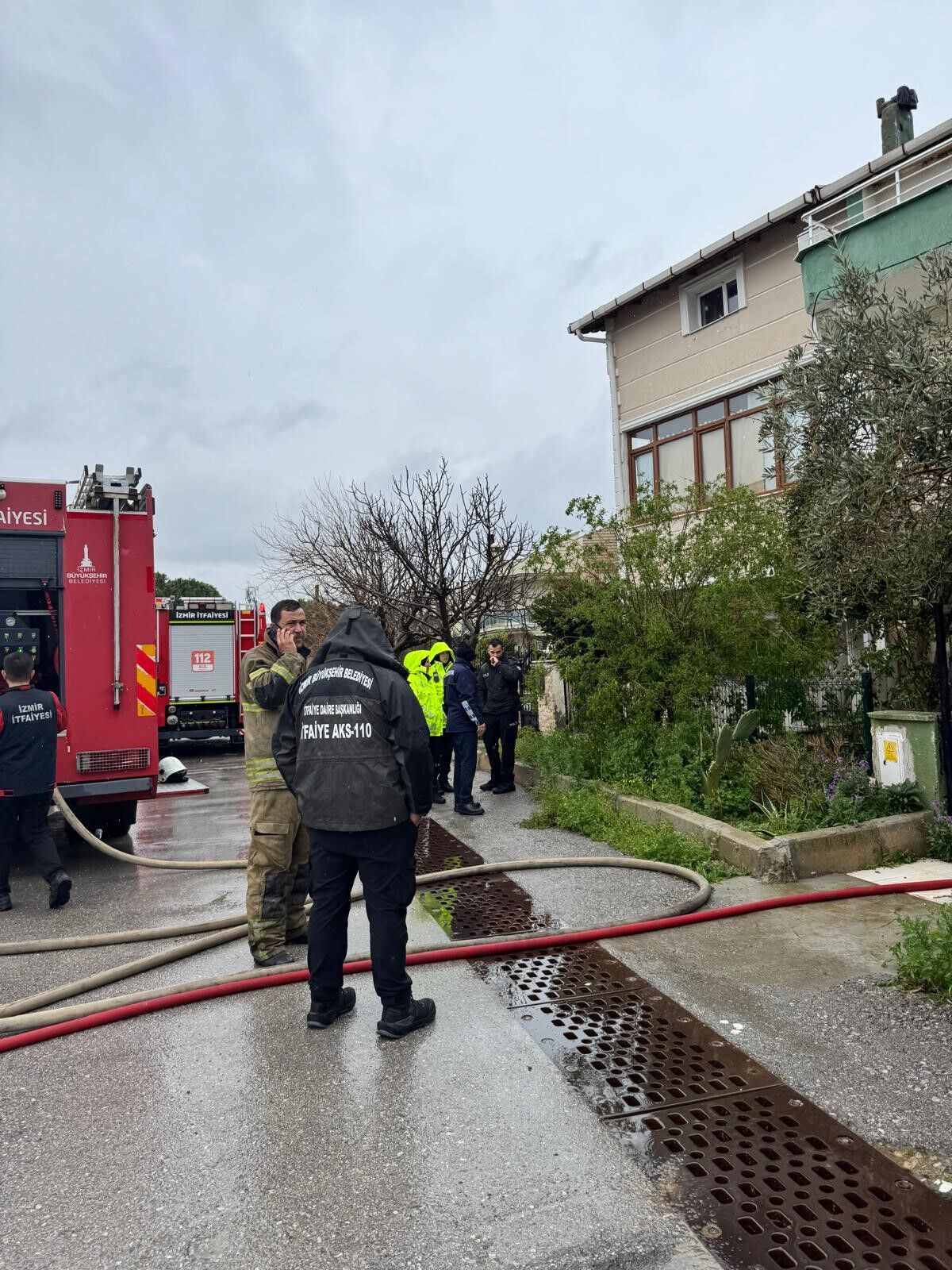 Sabah Saatlerinde Aci Son Evde Mahsur Kalan Kadin Kurtarilamadi (4)