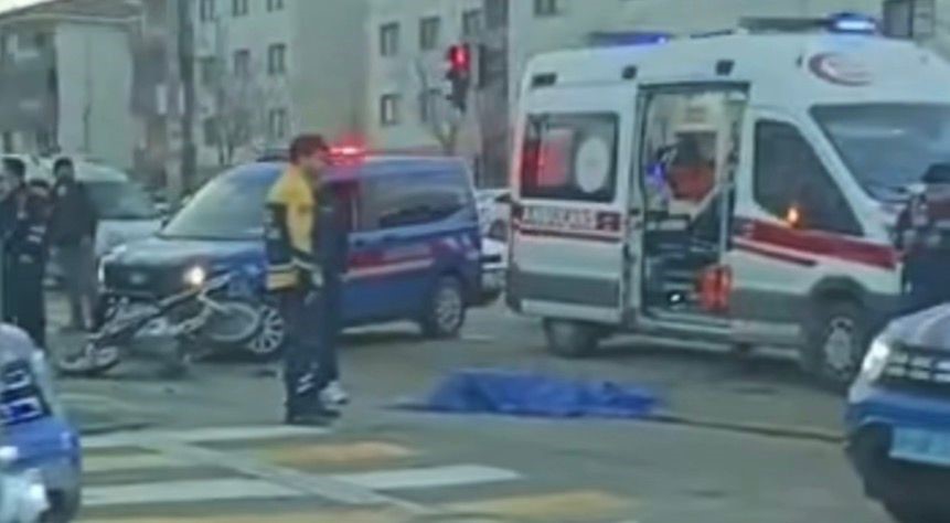 Sabah Saatlerinde Dehşet Kavşakta Bekleyen Motosikletliye Ölüm Çarptı (4)