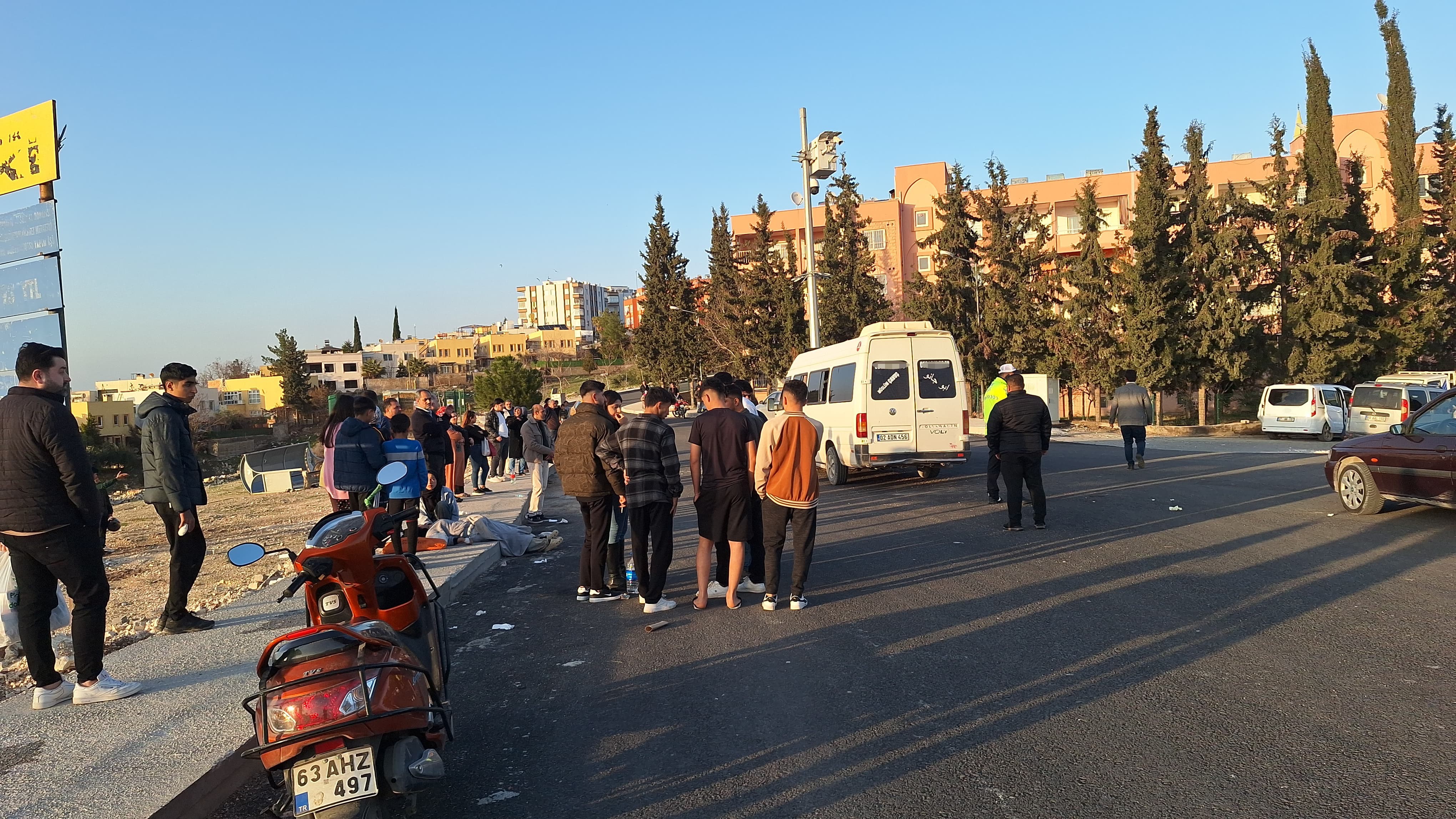 Sabah Saatlerinde Işçi Servisi Kazası! 1’I Ağır 15 Kişi Yaralandı (2)