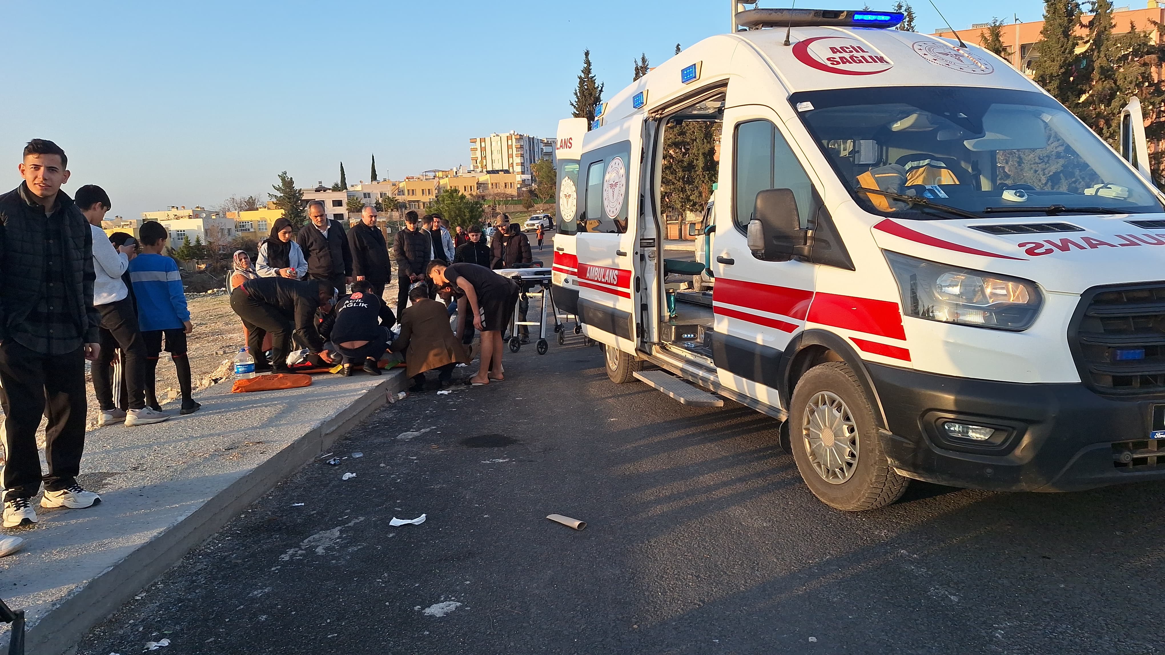 Sabah Saatlerinde Işçi Servisi Kazası! 1’I Ağır 15 Kişi Yaralandı (3)