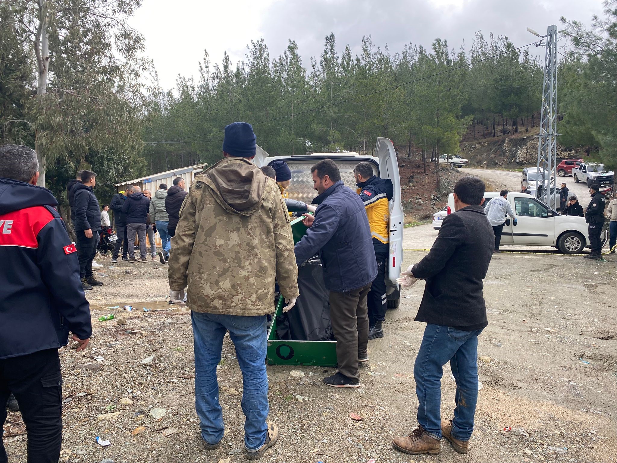 Sabah Saatlerinde Korkunç Olay Genç Kadın Öldürüldü, Katil Eski Eş Intihar Etti (4)