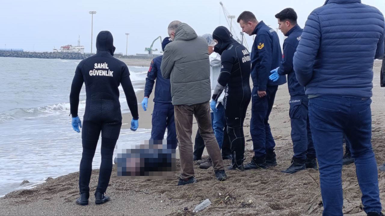 Sabah Yürüyüşü Dehşetle Bitti! Erkek Cesedi Kıyıya Vurdu (2)