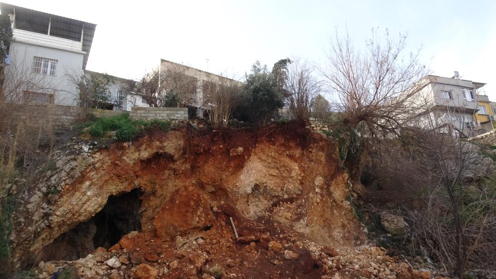 Saganak Yagis Heyelani Tetikledi Evlerin Altindaki Gizem Ortaya Cikti (2)