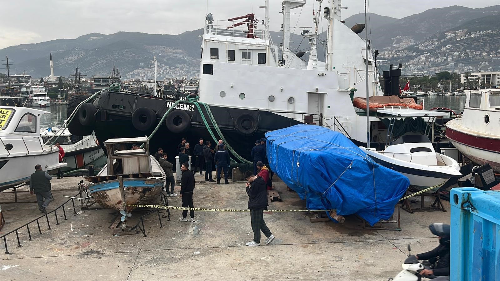 Sahilde Dehşet Balıkçı Barınağında 36 Yaşındaki Adam Ölü Bulundu (11)