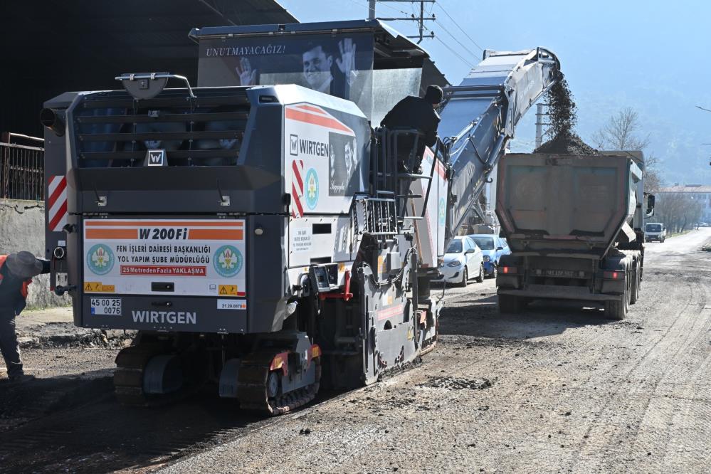 Salihlide Uretilen Asfalt Manisada Yollarda Kullanilmaya Basladi (4)