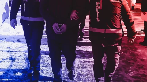 Silahli Kavga Davasinda Flas Karar Mahkeme 2 Sanigi Daha Tutukladi