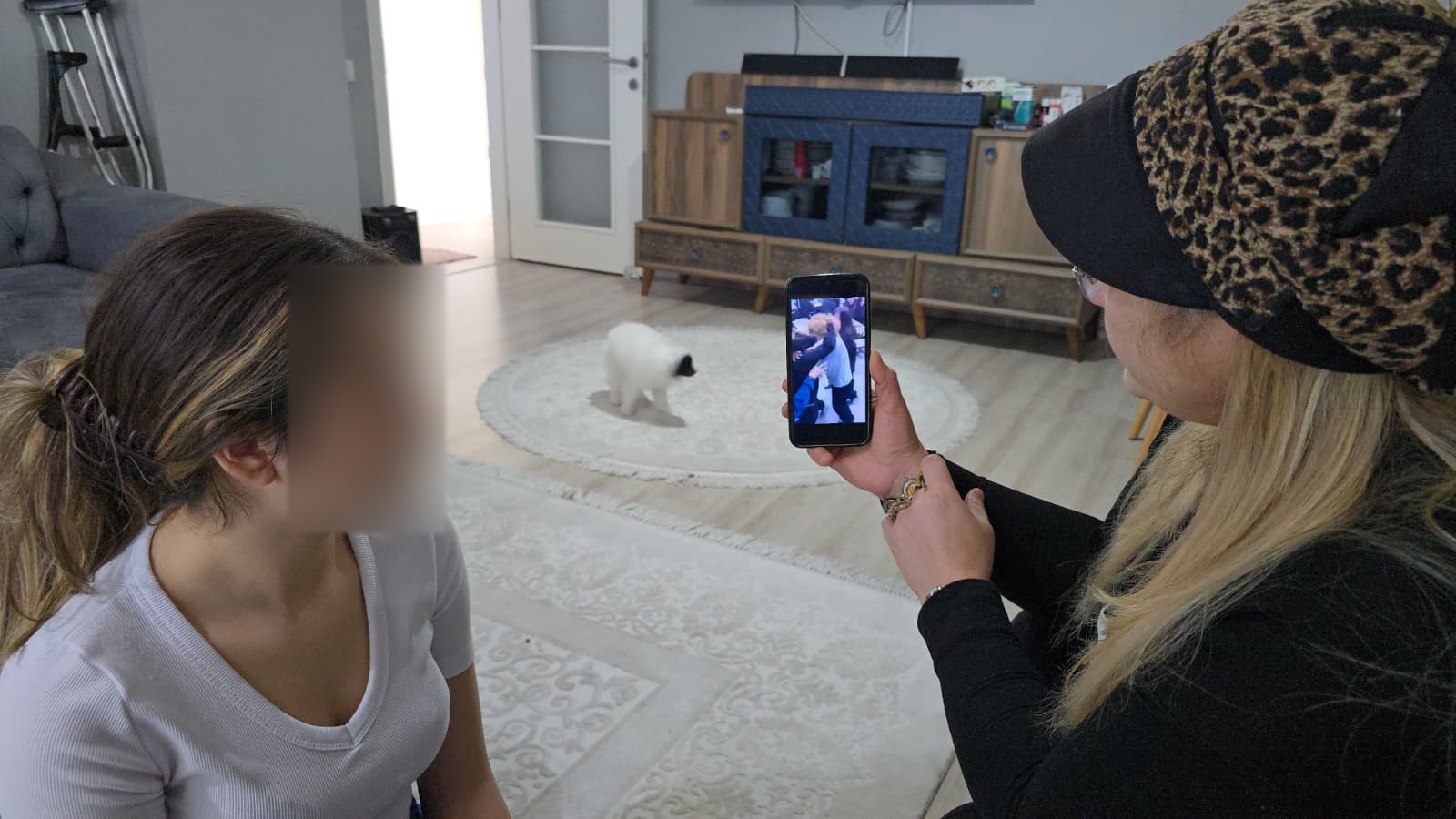 Sınıfta Saç Saça Baş Başa Kavga Öğrenci Kavgası Cep Telefonu Kamerasında (5)