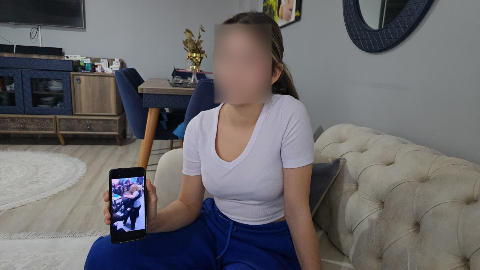 Sınıfta Saç Saça Baş Başa Kavga Öğrenci Kavgası Cep Telefonu Kamerasında (6)