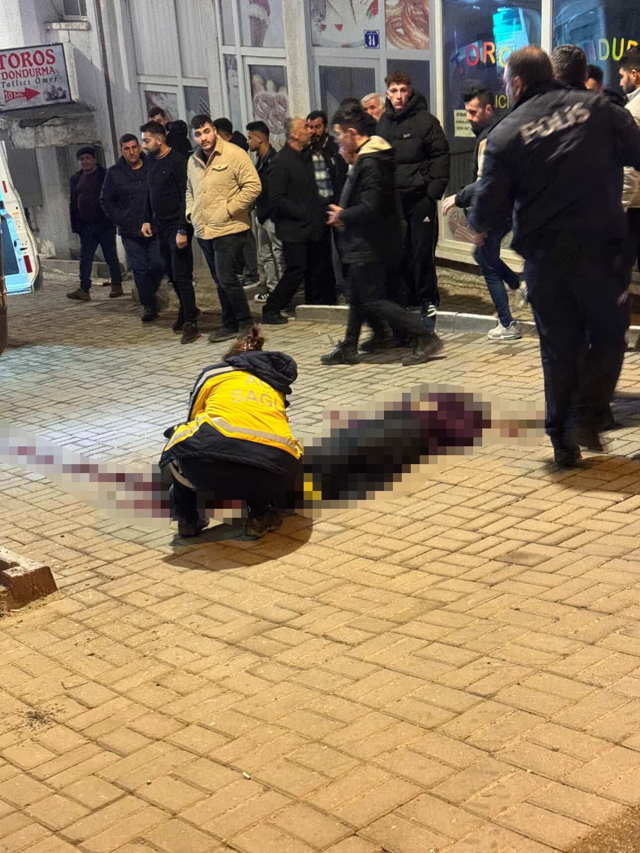 Sokak Ortasında Dehşet Eşini Öldürdü, Aynı Silahla Canına Kıydı (3)