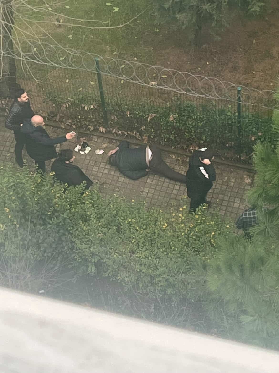 Sokak Ortasında Infaz 4 Kurşunla Vurulan Adam Hayatını Kaybetti (2)