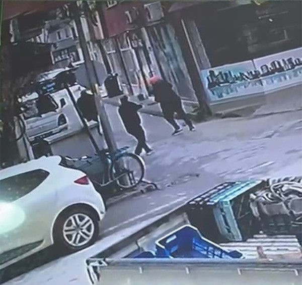 Sokak Ortasında Infaz Gibi Cinayet Yeni Görüntüler Ortaya Çıktı (4)