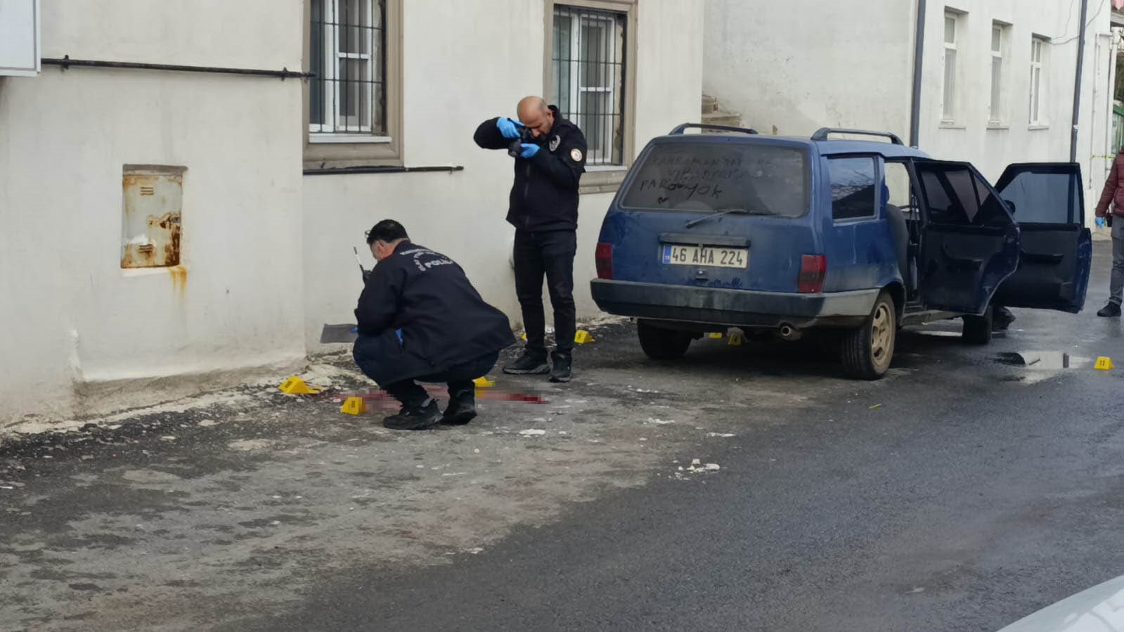 Sokak Ortasında Kayınbirader Dehşeti! Otomobiline Binerken Kurşun Yağmuruna Tutuldu (2)