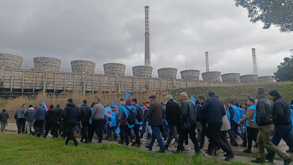 Soma Termik Santralinde Protesto Uretim Durdu Isciler Ayakta (5)