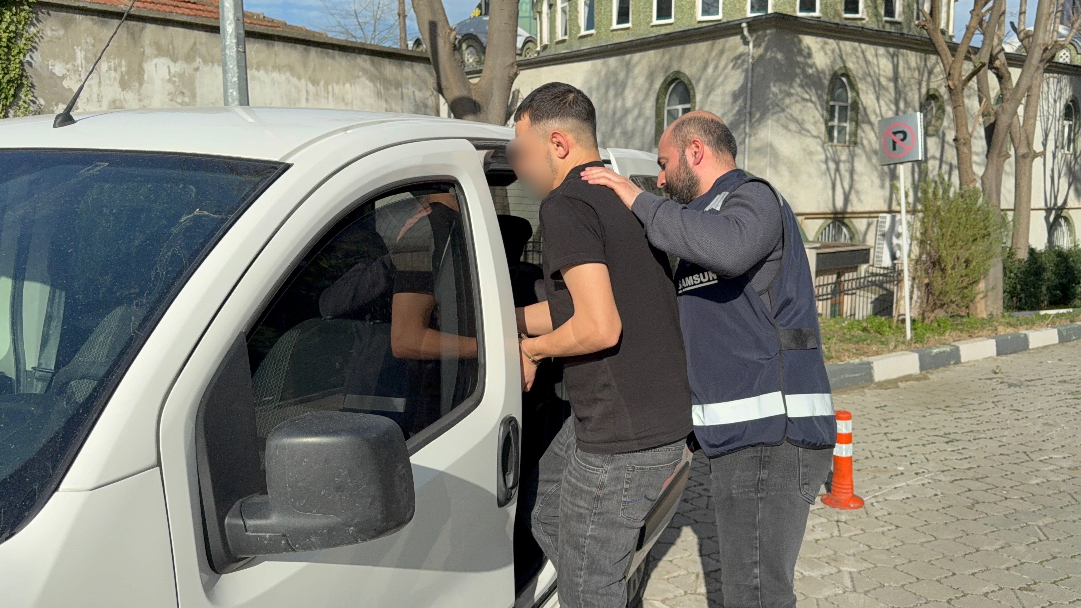 Sosyal Medya Isteği Kanlı Bitti 22 Yaşındaki Genç Bıçaklandı (2)