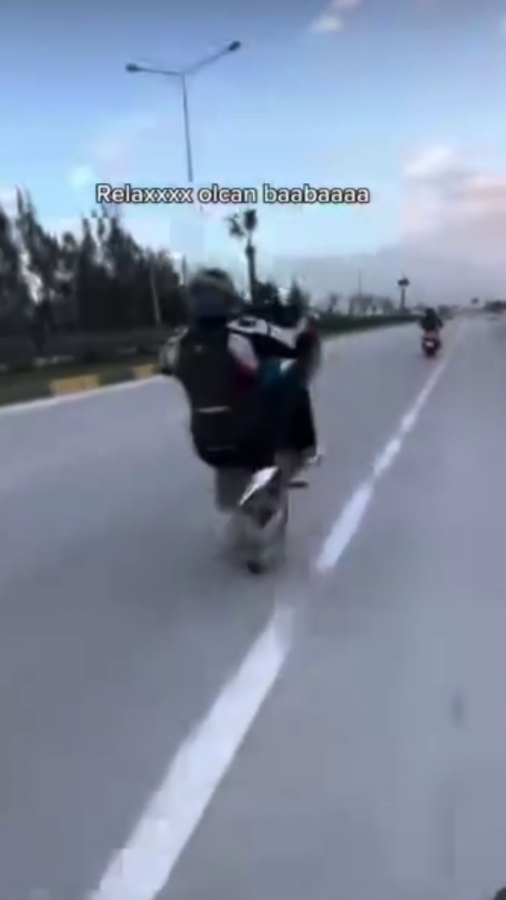 Sosyal Medya Uğruna Trafiği Tehlikeye Attı, Ceza Kaçınılmaz Oldu (4)