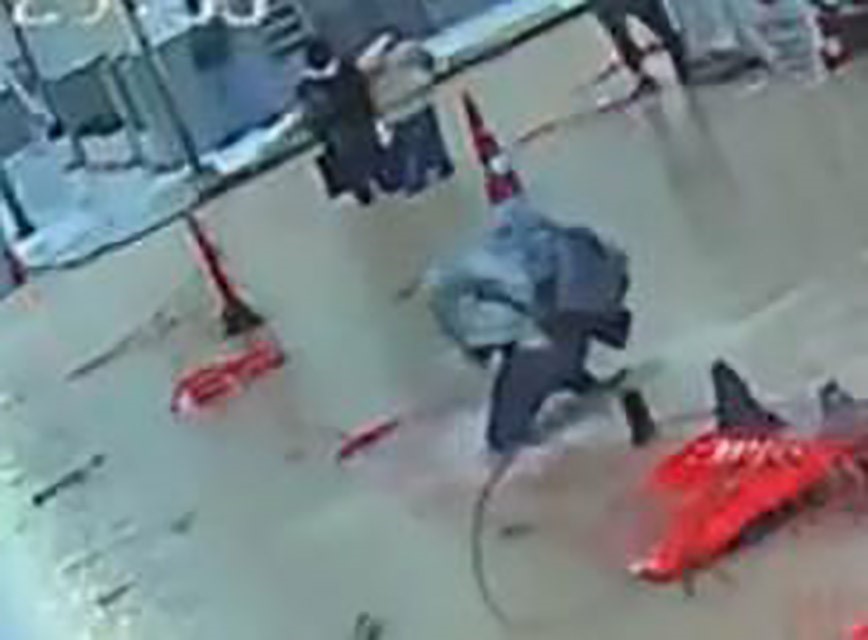 Su Birikintisinde Yururken Cukura Dusmustu Belediyeden Firmaya 100 Bin Tl Ceza (3)