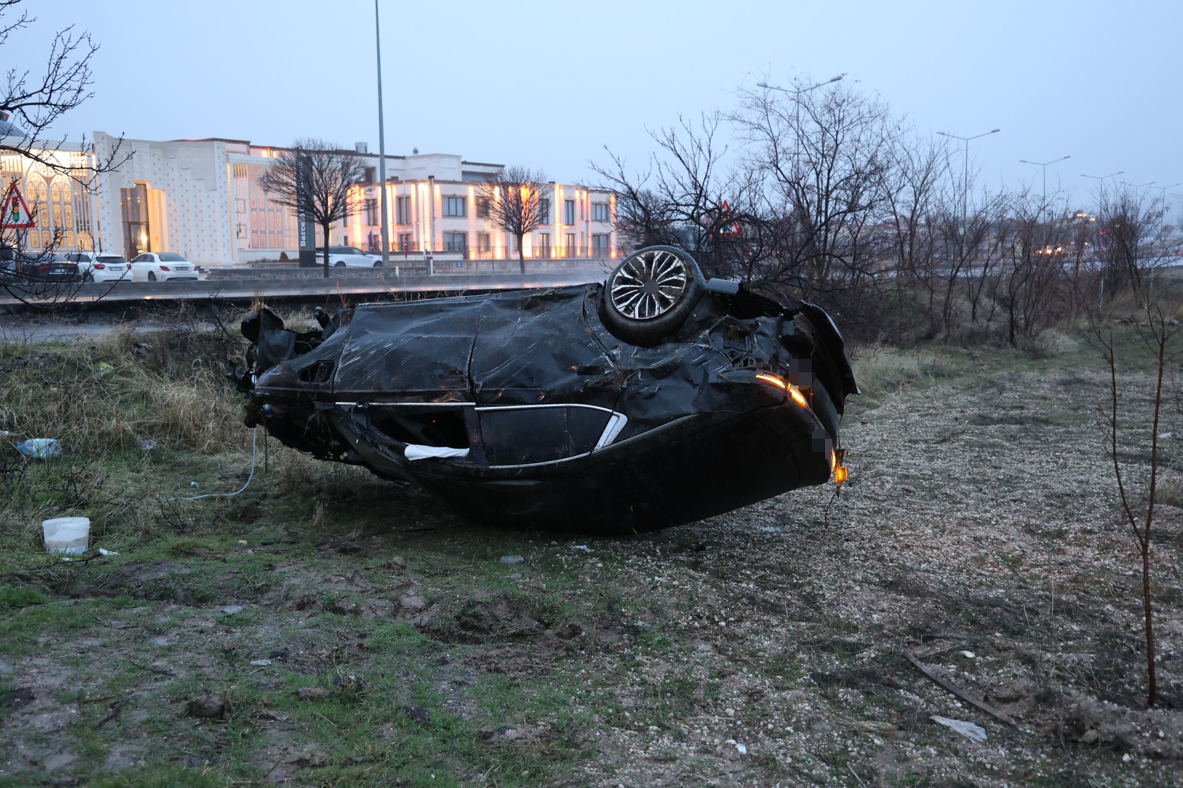 Takla Atan Araçtan Acı Haber! 18 Yaşındaki Sürücü Kurtarılamadı (3)