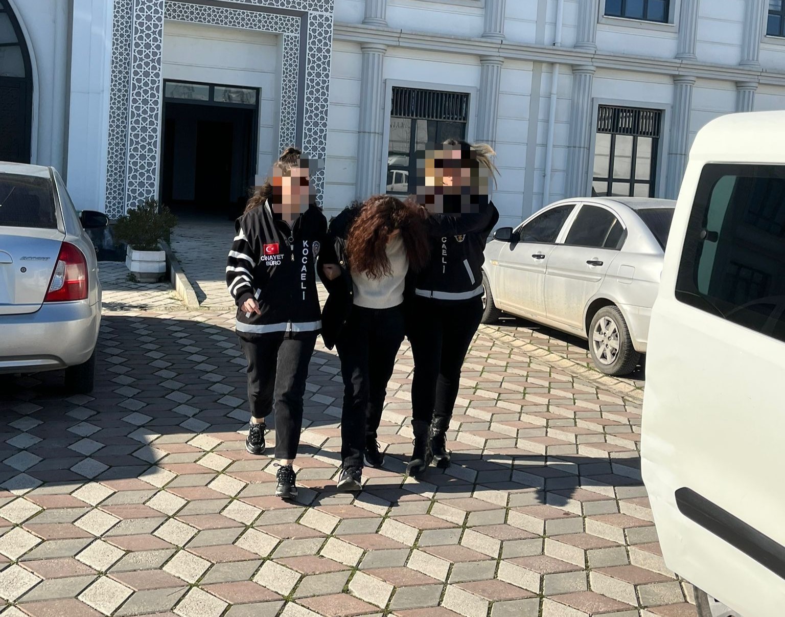 Tartışma Kurşunla Sonlandı 2 Çocuk Annesi Kadına 24 Yıl (2)