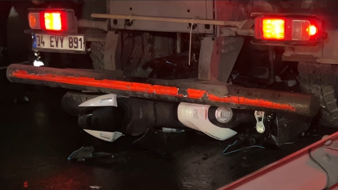 Temizlik Aracına Çarpan Motosiklet Kaza Yerinde Mezar Oldu (3)