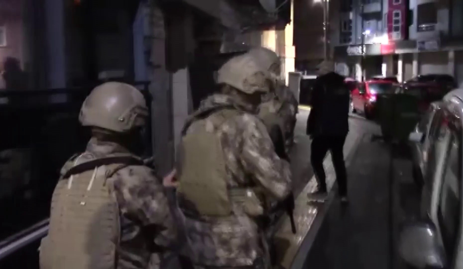 Terörle Mücadelede Yeni Adım 2 Ilde Eş Zamanlı Baskın (4)