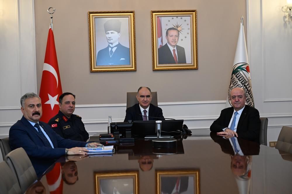 Vali Ozkan Acikladi Manisada Suclulara Buyuk Darbe (2)