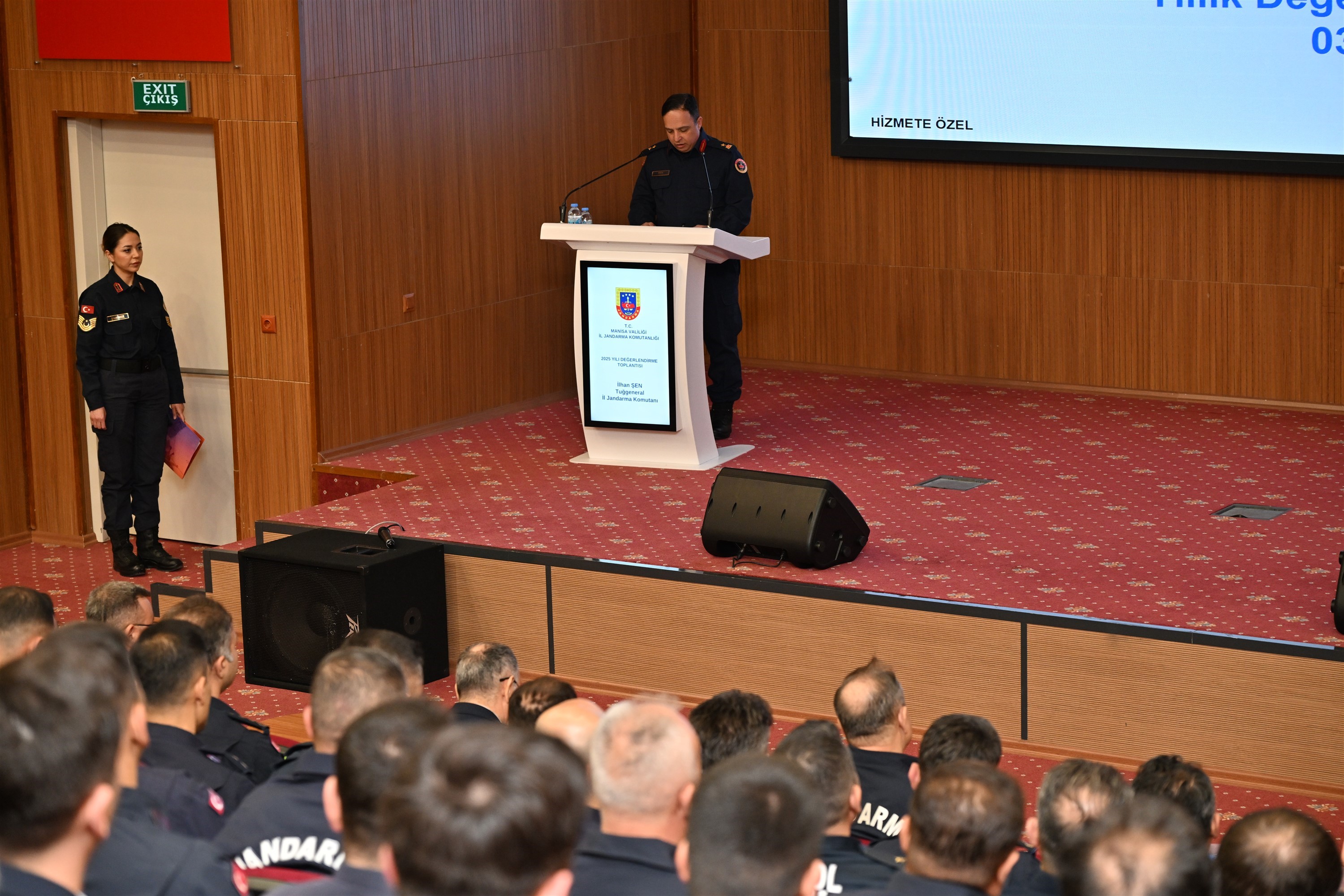 Vali Ozkandan Jandarmaya Tam Not Suc Olusmadan Onleniyor (2)