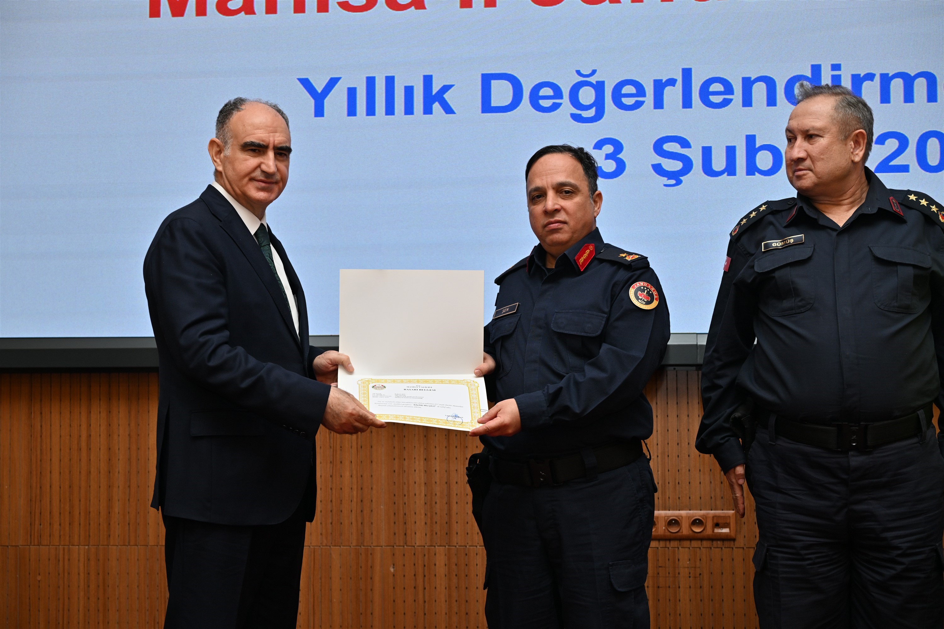 Vali Ozkandan Jandarmaya Tam Not Suc Olusmadan Onleniyor (3)