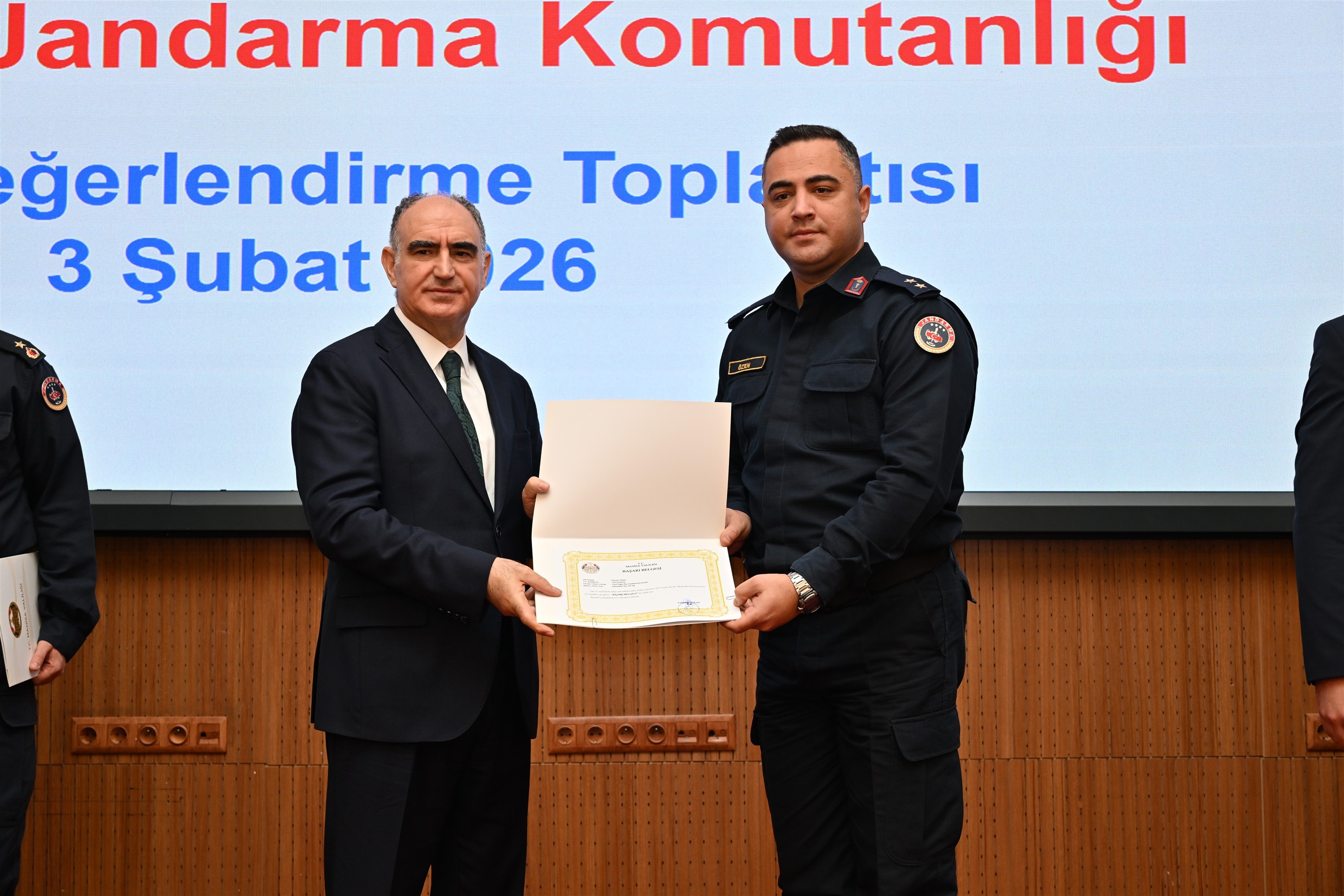 Vali Ozkandan Jandarmaya Tam Not Suc Olusmadan Onleniyor (4)