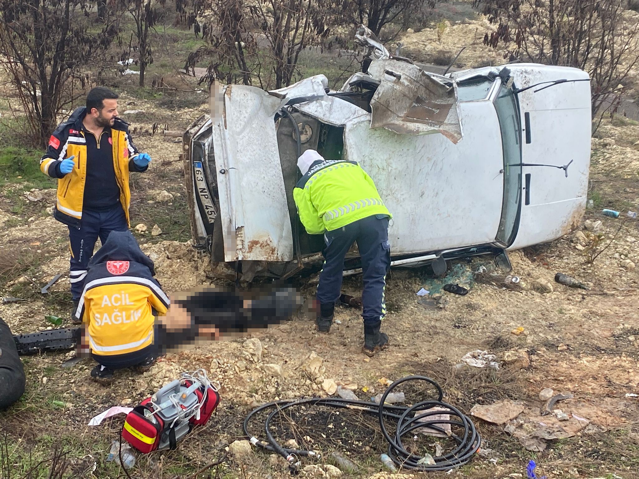 Yagis Felaket Getirdi Yagmurda Kayan Arac Sarampole Uctu 1 Olu (2)