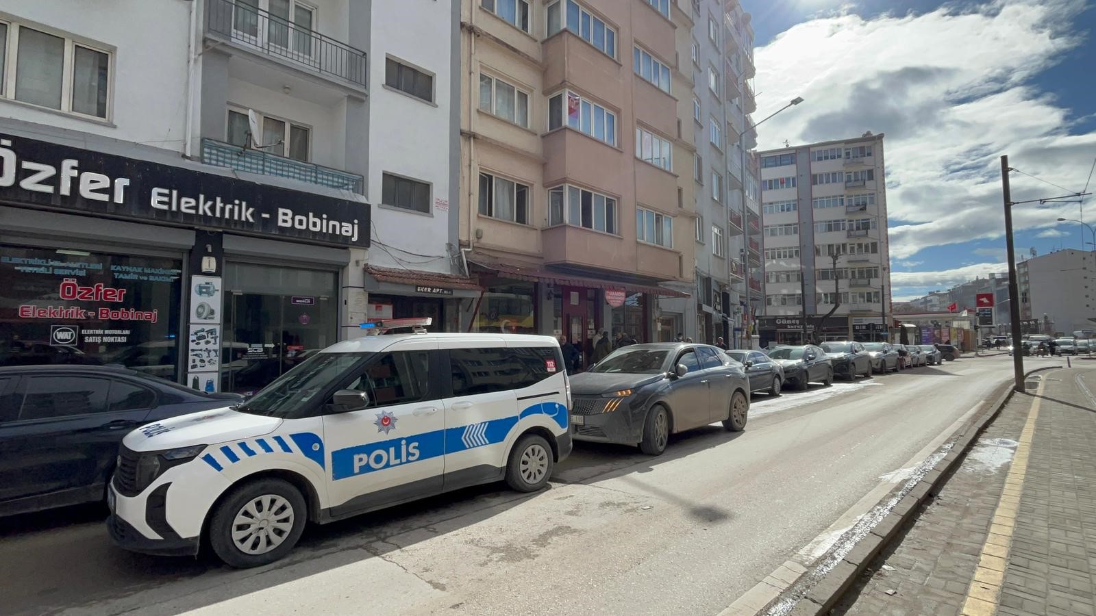 Yalnız Yaşadığı Çöp Ev Mezarı Oldu! Alzheimer Hastası Adam Evinde Çürümüş Halde Bulundu (3)